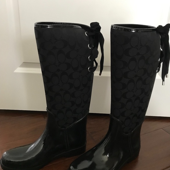 Coach Tristee Shiney Rubber Rainboots, size 9 M